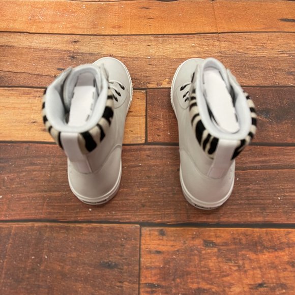 Timberland Women's Skyla Bay 6 Inch White Nubuck Sneaker Boots - Picture 4 of 7